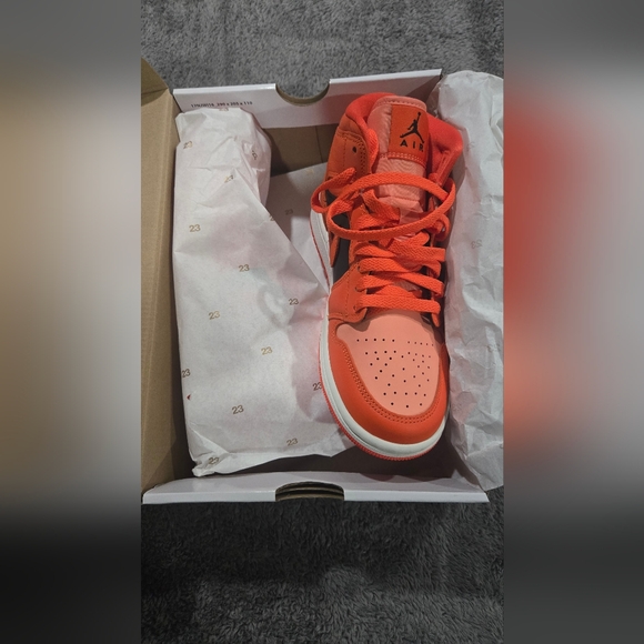 Nike Women's Sneakers in Orange and Black - Picture 8 of 8